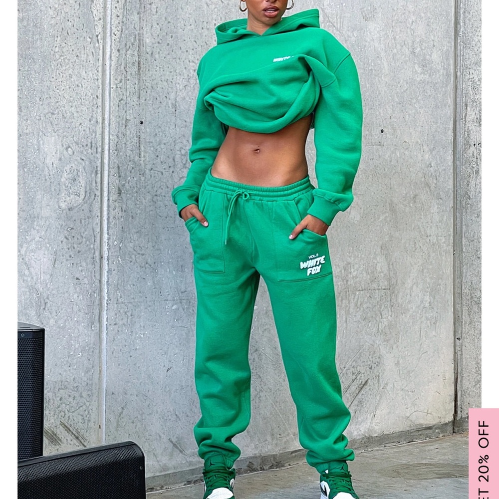 New - White fox boutique sweatshirt and sweatpants